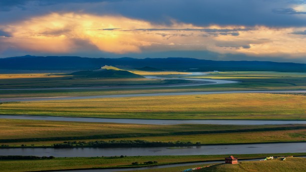 沉醉在黄河故道的风景里-中学版——关于党政祖国的朗诵经典篇目