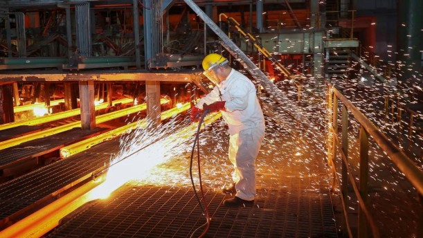 西部凝固的山口献给共和国钢铁工业建设者——关于党政祖国的朗诵经典篇目