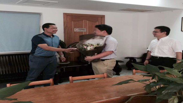 援疆教师冯浩：把梦想播撒在学生心里——关于教师的朗诵经典篇目